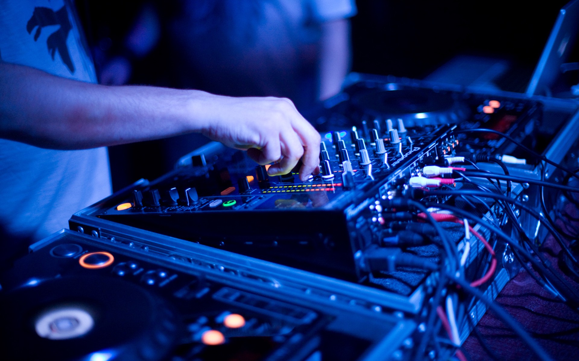 dj-party.jpg